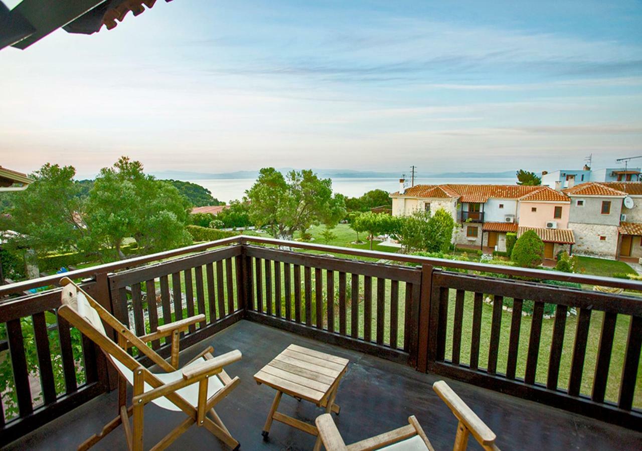 Rastoni Fabienne Shared Pool Maisonette, Afitos Exterior photo
