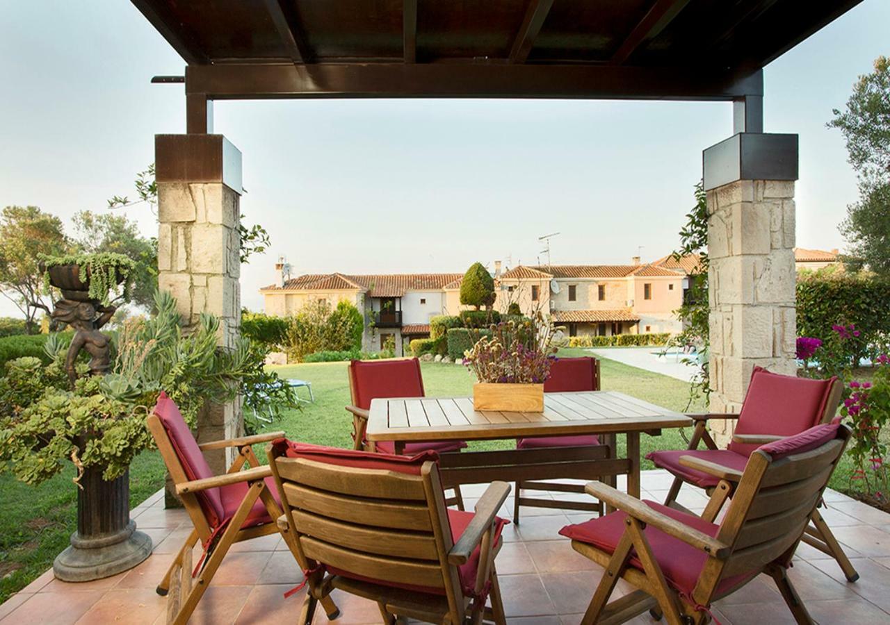 Rastoni Fabienne Shared Pool Maisonette, Afitos Exterior photo