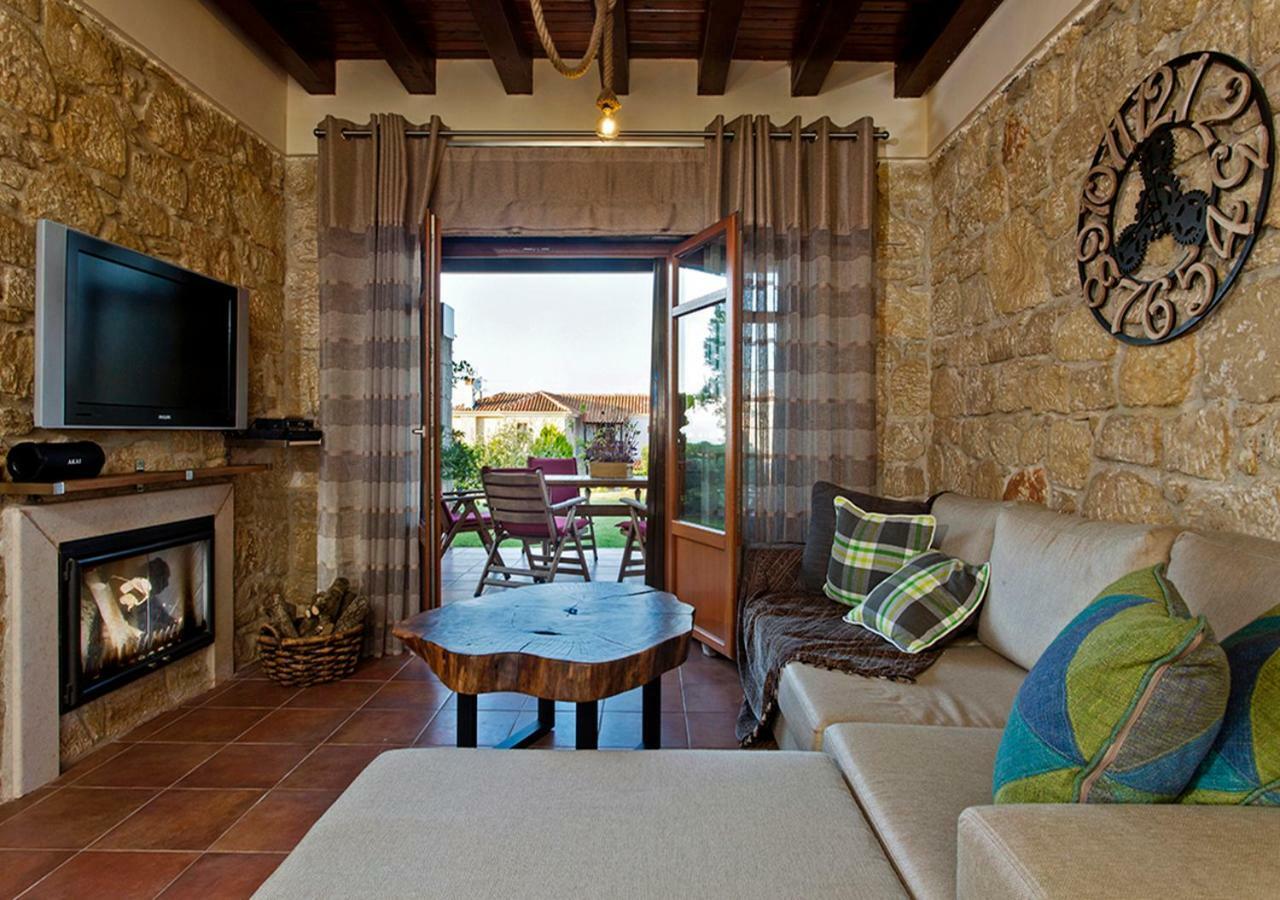 Rastoni Fabienne Shared Pool Maisonette, Afitos Exterior photo